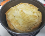 Foto del paso 5 de la receta: "Ruffled Milk pie" Tarta flor de masa filo🏵️