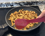Foto del paso 3 de la receta: Gyros de pollo en pan pita