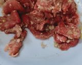 Foto langkah ke 2 dari resep Oseng Daging Sapi Kecambah Saus Lada Hitam.