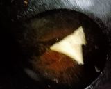 A picture of step 2 of Chicken samosa.