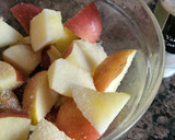 Foto del paso 1 de la receta: Compota de manzanas con azúcar avainillado, nueces y miel 🍎🍏 en microondas
