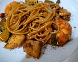 Foto del paso 9 de la receta: Spaguetini, langostinos y sepia con cacahuetes