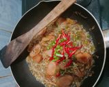 Foto langkah ke 8 dari resep Oseng Kecambah Sosis Pedas.