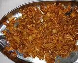 A picture of step 4 of Egg samosa with gravy.