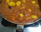 A picture of step 4 of Kashmiri dum aloo.