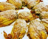 Foto del passaggio 5 della ricetta Fiori di zucchine al forno, ripiene con ricotta e prosciutto
