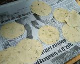 खस्ता मठरी (khasta mathri recipe in Hindi) रेसिपी चरण 3 फोटो