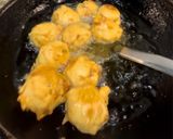 A picture of step 10 of Aloo Vada.