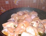 A picture of step 1 of Chicken in white gravy.