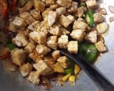 Foto langkah ke 6 dari resep Oseng Tahu Paprika.