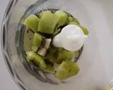 Kiwi pineapple Smoothie recipe step 1 photo