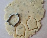 Foto del paso 2 de la receta: Galletas de queso y romero 👻 fantasmitas de Halloween 👻