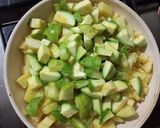 Foto del paso 2 de la receta: Revuelto de zapallito, papa, morrón, cebolla y huevo