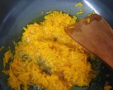લીલી હળદર અને વટાણા ની સબ્જી (Raw Turmeric Peas Sabji Recipe In Gujarati) રેસીપી સ્ટેપ2ફોટો