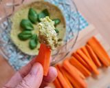 Foto del paso 3 de la receta: Hummus con albahaca 🌱 y crudité de zanahoria