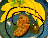 Foto del paso 4 de la receta: Foie gras crudo a la plancha con mango y reducción de vinagre balsámico
