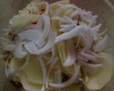 A picture of step 2 of Sookhy (dry) Baisan ky pakoray.