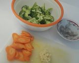 Foto langkah ke 1 dari resep Tumis Brokoli Udang.