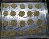 Foto langkah ke 5 dari resep Almond Tuile Cookies (Crispy Almond).