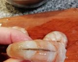 Foto del paso 3 de la receta: Rabas y langostinos empanados