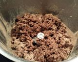 Foto del paso 3 de la receta: Turrón de chocolate con conguitos negros