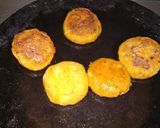 A picture of step 3 of Raw banana & sweet potato tikki chaat.