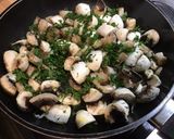 Une image de l'étape 8 de Fricassée de champignons de Paris à l'ail et persil.