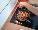 Foto del paso 5 de la receta: Lentejas con pollo y picatostes