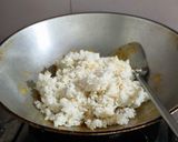 Foto langkah ke 3 dari resep Nasi Goreng Tom Yum.