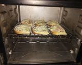 A picture of step 9 of Cheese Garlic Bread.