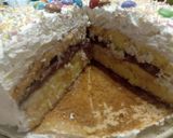 Gyors, egyszerű csokis, vaníliás gyümölcstorta recept fázis 3 fotója