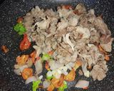Foto del paso 3 de la receta: Sopón de arroz y subproducto de huesos de cerdo