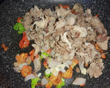 Foto del paso 3 de la receta: Sopón de arroz y subproducto de huesos de cerdo