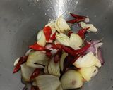 Foto langkah ke 1 dari resep Tumis Sawi Putih Kuah Bening.
