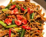 Foto langkah ke 7 dari resep Mie goreng sawi bakso.