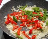 Foto del paso 2 de la receta: Fritada picante de portobellos y otras verduras
