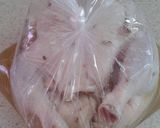 Foto langkah ke 2 dari resep Simple Roasted Chicken.