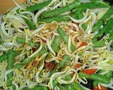 Foto langkah ke 3 dari resep Tauge Kacang Panjang Saus Tiram.