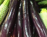 Foto langkah ke 1 dari resep Oseng terong paprika kecap asin.