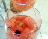 Foto del paso 2 de la receta: Sangría blanca de cava con fruta