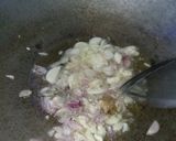 Foto langkah ke 2 dari resep Ayam tumis sayur.