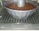 Foto langkah ke 7 dari resep Bolu Karamel Sarang Semut.