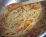 Foto del paso 3 de la receta: Pasta con verduras y soja