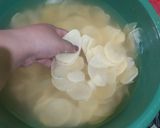 Foto langkah ke 1 dari resep Kering kentang irit miyak dan gas.