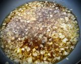 Foto del paso 3 de la receta: Lomos de merluza gratinados al vermut con setas shiitake al ajillo