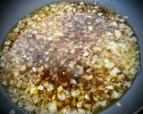 Foto del paso 3 de la receta: Lomos de merluza gratinados al vermut con setas shiitake al ajillo