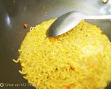 A picture of step 4 of Oats Maggie noodles.