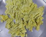A picture of step 2 of Sweet potato and spinach pattice.
