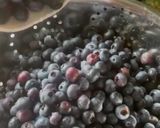 A picture of step 2 of Blueberry jam.