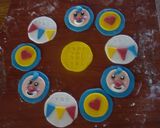 Foto del paso 2 de la receta: Cupcakes decorados del payaso pliim plim